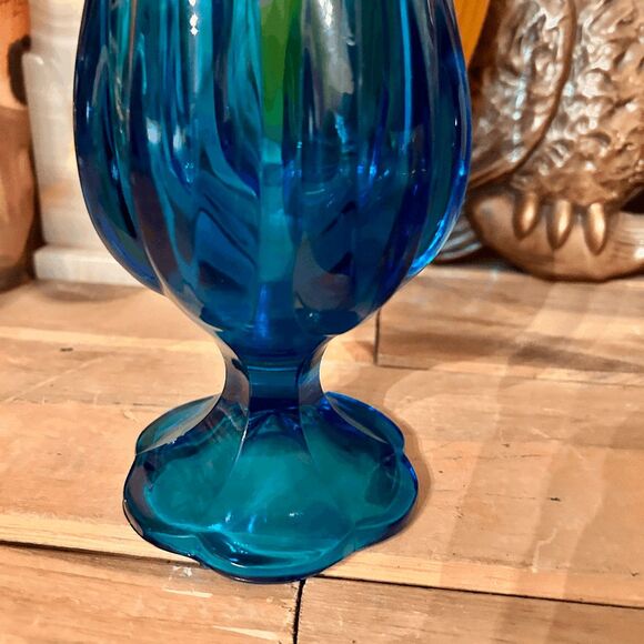 Vintage L.E. Smith Mid Century Six Petal Blue Glass Swung Stretch Tall Vase - 18 - Picture 4 of 5